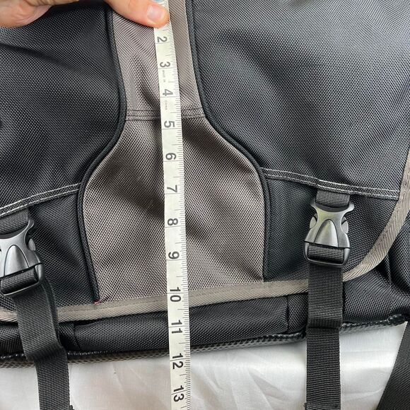 FUL Padded Nylon Crossbody Messenger Laptop Bag bag with padded interior - Picture 7 of 8